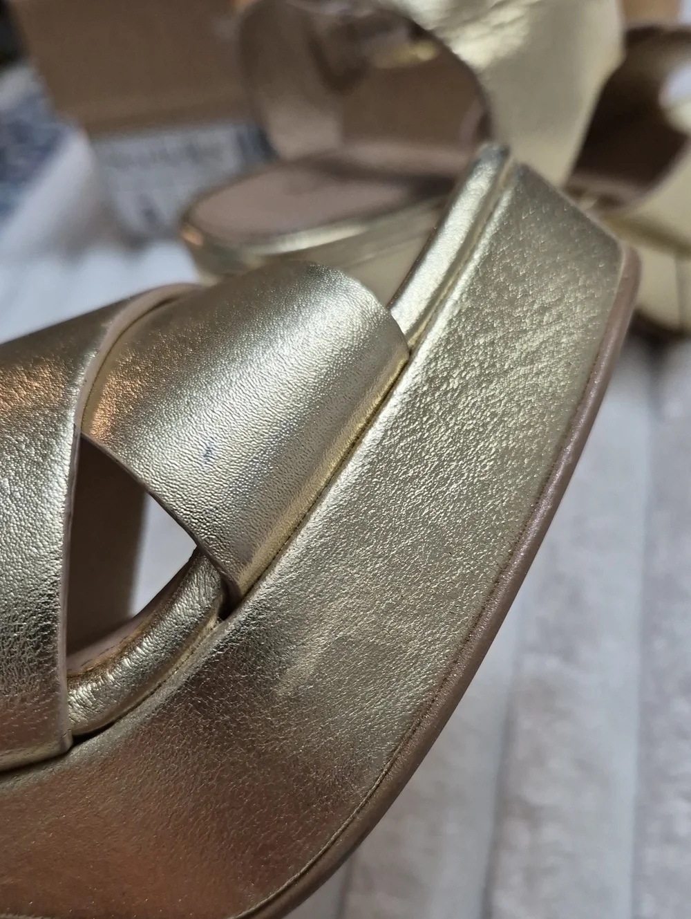 Seychelles Los Angeles Gold Leather Heeled Platform Sandals Womens Sz 8 M